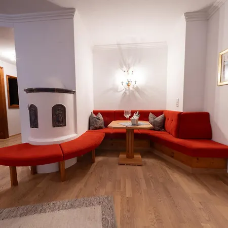 Hotel Garni Castel 4*