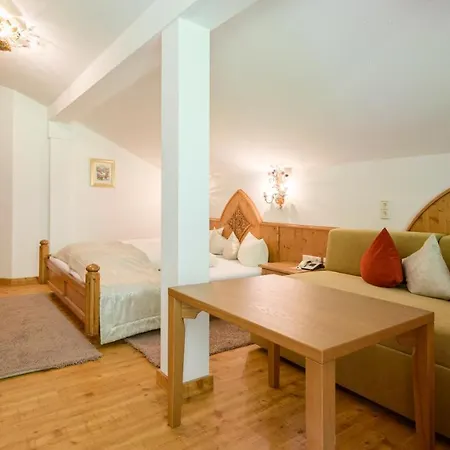 Garni Castel 호텔 4*