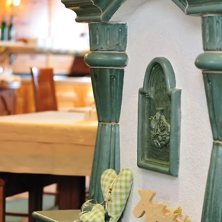 Garni Castel מלון אישגל