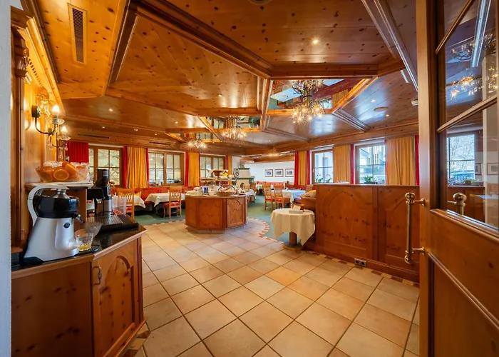 Garni Castel Hotel 4*