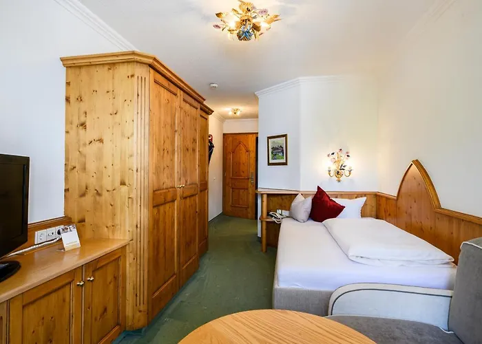 호텔 Garni Castel 4*