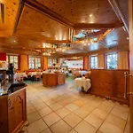 Garni Castel Szálloda 4*
