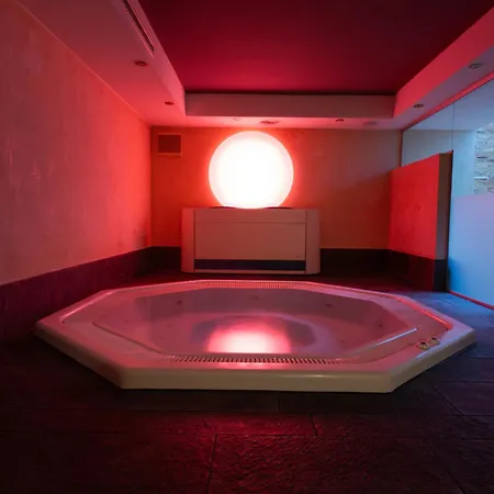 فندق Garni Castel