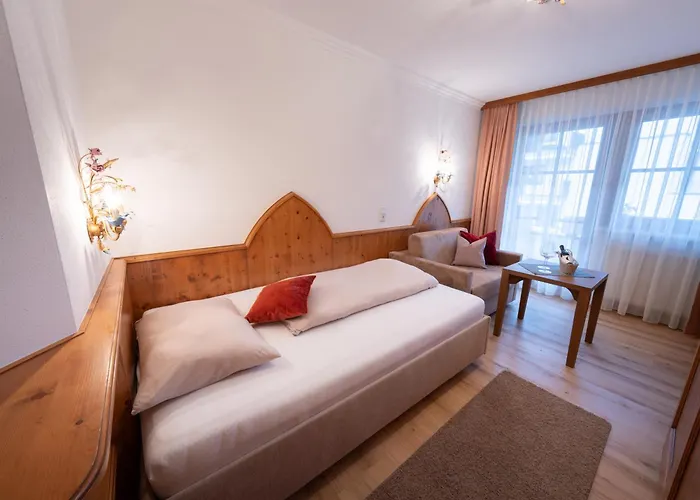 Garni Castel ايشجل